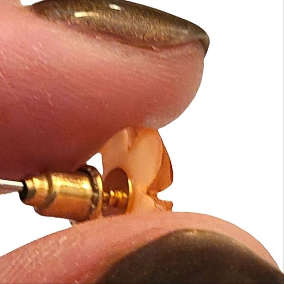 Earrings Pierced Peach Daisy White Stone Center Hypoallergenic 1/2 Inch - Picture 5 of 7